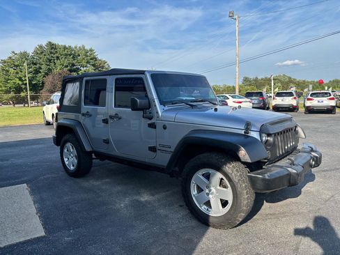 Used 2015 Jeep Wrangler Unlimited Sport w/ Quick Order Package 24S AWD/4WD image 4