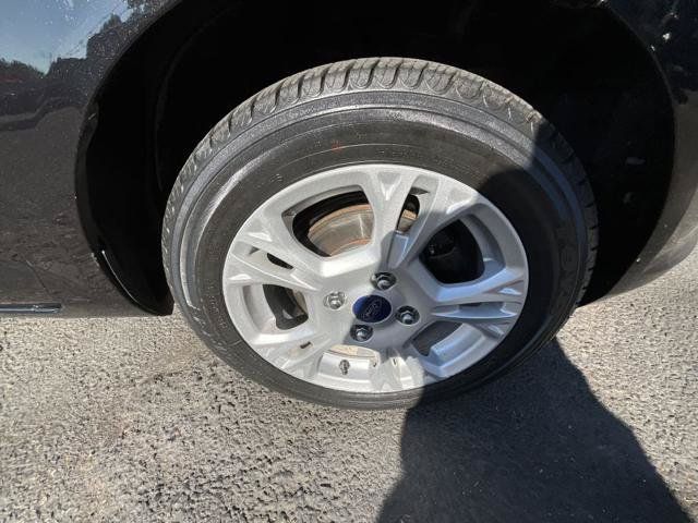 Used 2015 Ford Fiesta SE w/ Comfort Package FWD image 17