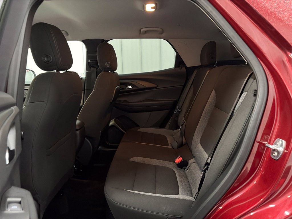 Used 2025 Chevrolet TrailBlazer LT AWD/4WD image 14
