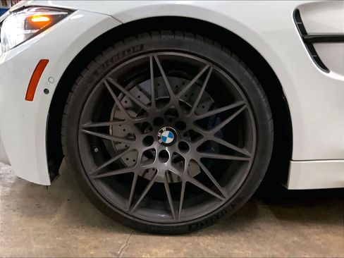 Used 2018 BMW M4 Convertible RWD image 11