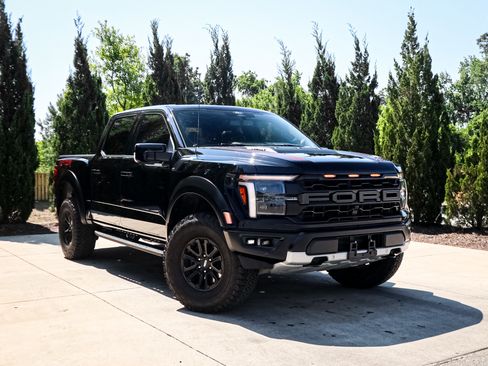 Used 2025 Ford F150 Raptor AWD/4WD image 2
