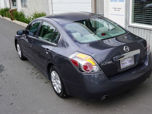 Used 2010 Nissan Altima 2.5 FWD image 17
