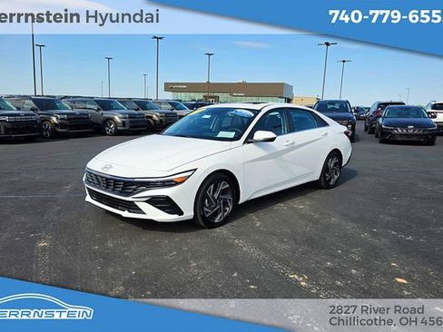 Certified 2026 Hyundai Elantra Limited w/ Cargo Package FWD image 3