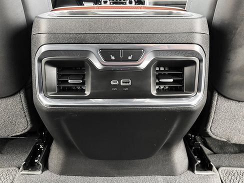 Used 2025 GMC Sierra 3500 Denali Ultimate image 26