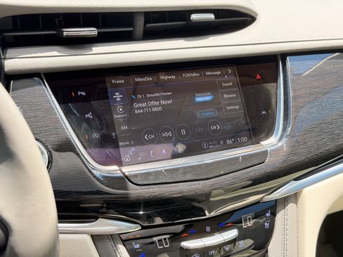 Used 2024 Cadillac XT6 Premium Luxury w/ Technology Package AWD/4WD image 23