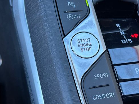 Used 2025 BMW 330i Sedan w/ M Sport Package image 25