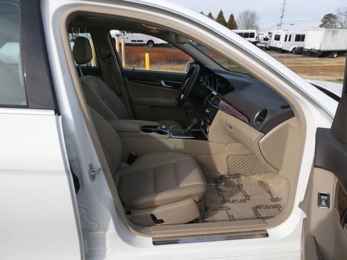 Used 2014 Mercedes-Benz C 250 Sedan image 26