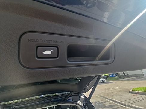 Used 2025 Acura MDX w/ Technology Package FWD image 35