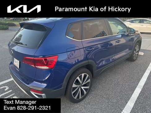 Used 2022 Volkswagen Taos SE image 3