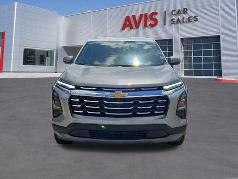 Used 2025 Chevrolet Equinox LT AWD/4WD image 2