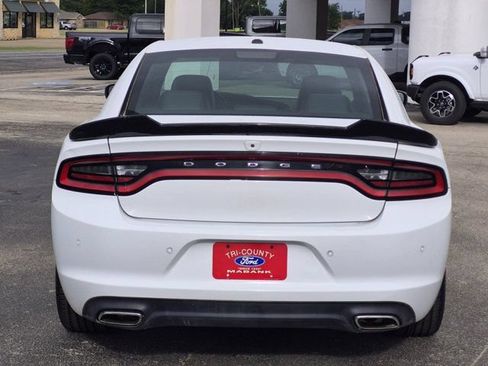 Used 2021 Dodge Charger SXT w/ Leather Interior Group RWD image 5