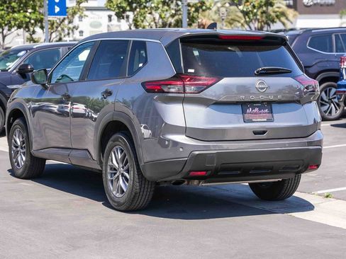 Used 2024 Nissan Rogue S FWD image 8
