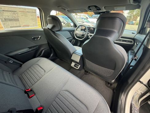 New 2025 Kia K4 EX FWD image 19