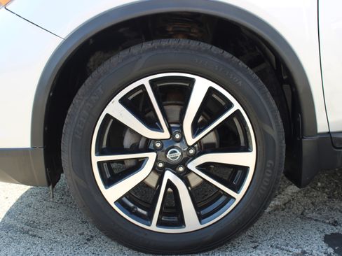 Used 2019 Nissan Rogue SL w/ Premium Package AWD/4WD image 32