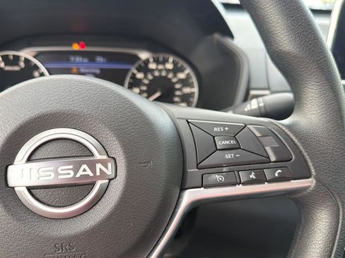 Used 2025 Nissan Altima 2.5 SV FWD image 22