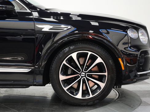 Used 2023 Bentley Bentayga AWD/4WD image 47