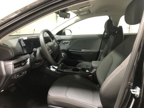 New 2025 Kia K4 LX image 17