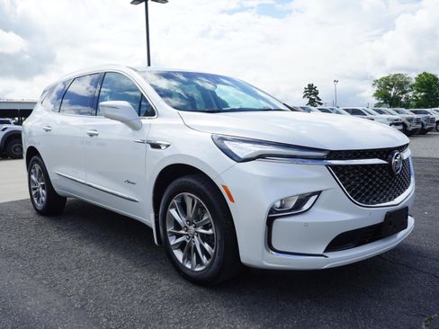 Used 2023 Buick Enclave Avenir AWD/4WD image 7