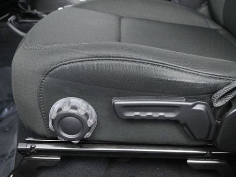 Used 2022 Jeep Wrangler Unlimited Sahara image 19