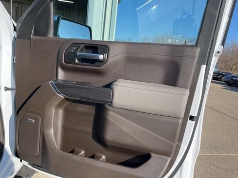 Used 2019 Chevrolet Silverado 1500 LTZ w/ LTZ Premium Package image 17