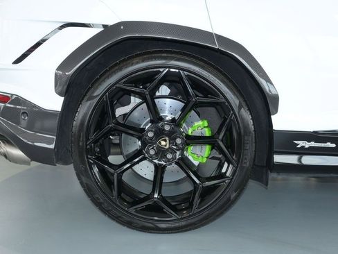 Used 2024 Lamborghini Urus Performante AWD/4WD image 17