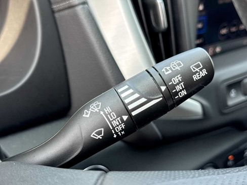 Used 2023 GMC Terrain SLE FWD image 24