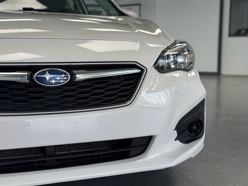 Used 2017 Subaru Impreza 2.0i Premium image 11