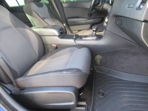Used 2018 Dodge Charger SXT w/ Blacktop Package image 9