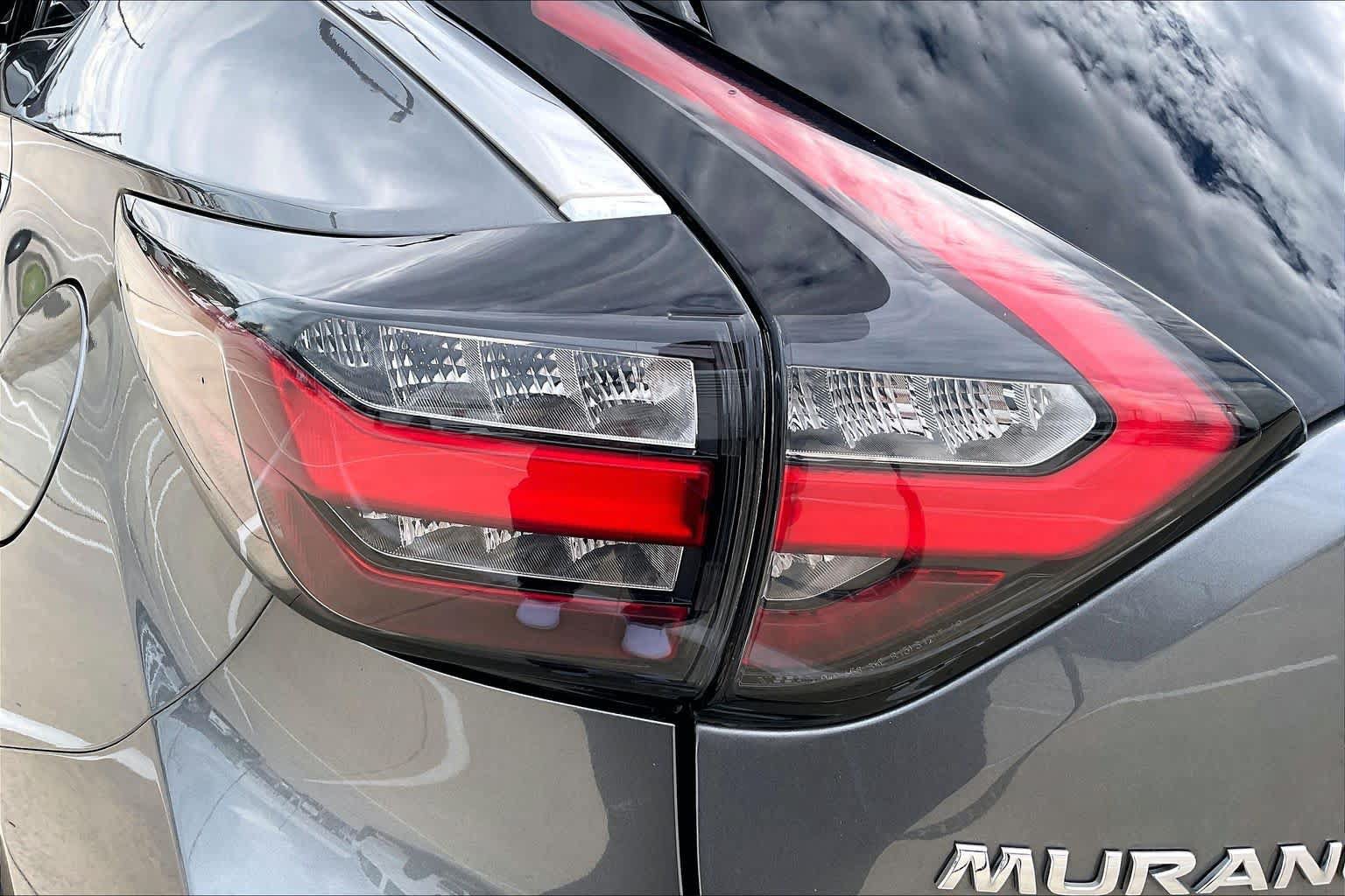 Used 2023 Nissan Murano SV FWD image 27