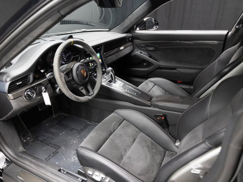 Used 2018 Porsche 911 GT2 RS RWD image 48