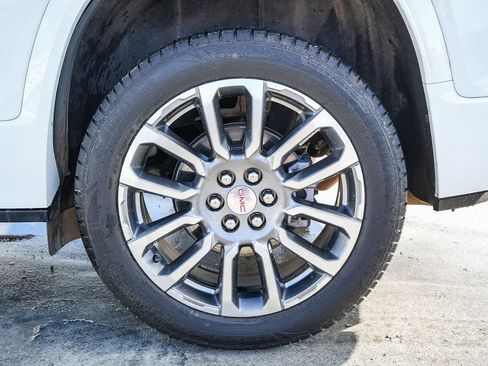 Used 2023 GMC Acadia Denali image 12