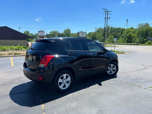 Used 2020 Chevrolet Trax LS w/ Tint and Cruise Package FWD image 9