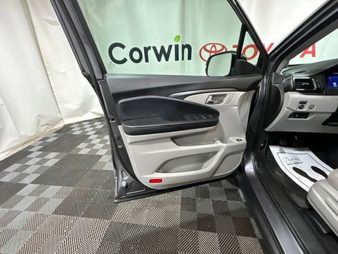 Used 2021 Honda Pilot EX image 23
