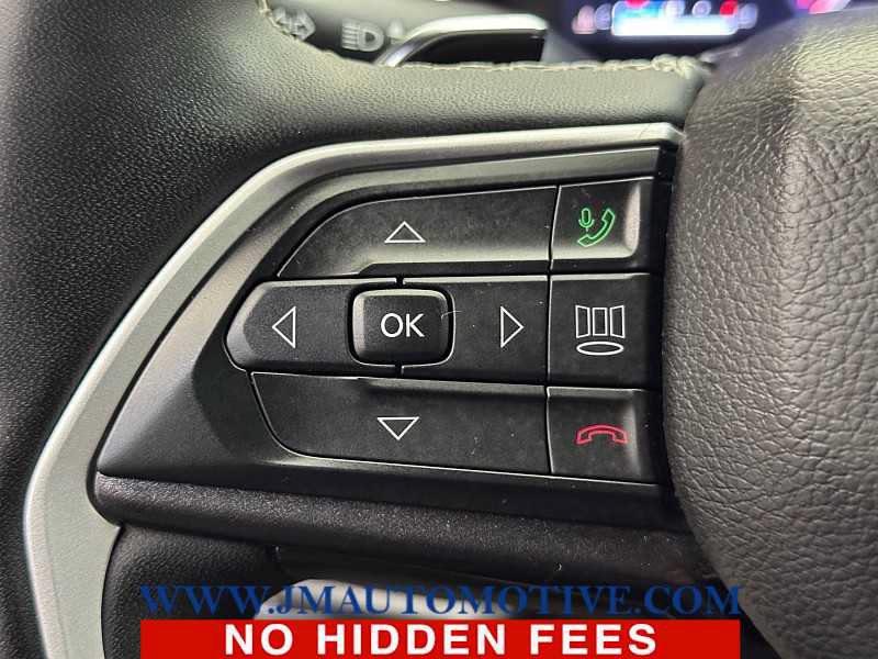 Used 2023 Jeep Grand Cherokee Altitude AWD/4WD image 39