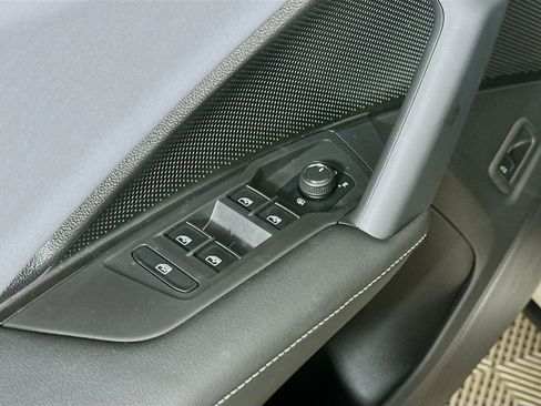 New 2026 Volkswagen Tiguan SE R-Line AWD/4WD image 17