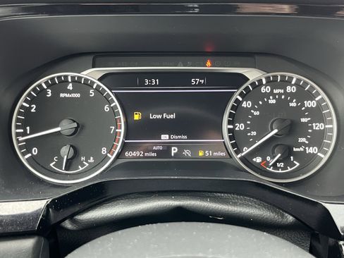 Used 2023 Nissan Pathfinder SL w/ Black Appearance Package AWD/4WD image 28
