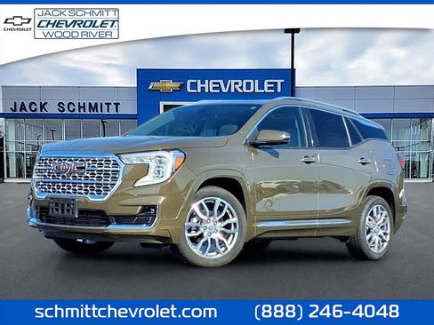 Used 2024 GMC Terrain Denali w/ Denali Premium Package AWD/4WD image 1