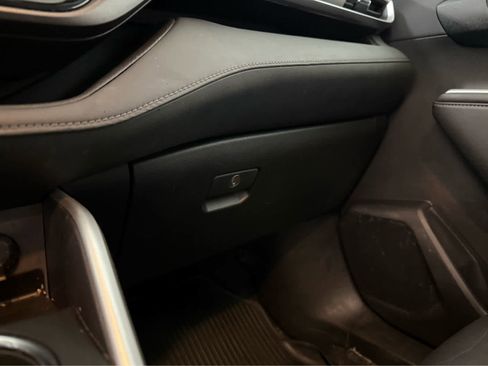 Used 2022 Toyota Highlander XLE AWD/4WD image 20