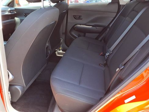 Used 2025 Hyundai Kona SEL AWD/4WD image 5