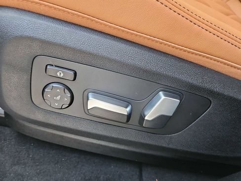 New 2026 BMW X5 xDrive50e image 17