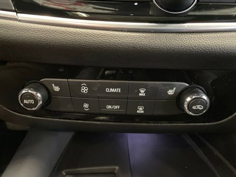 Used 2023 Buick Enclave Essence w/ Experience Buick Package AWD/4WD image 13