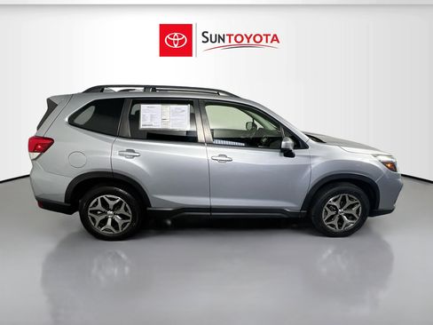 Used 2021 Subaru Forester Premium image 2