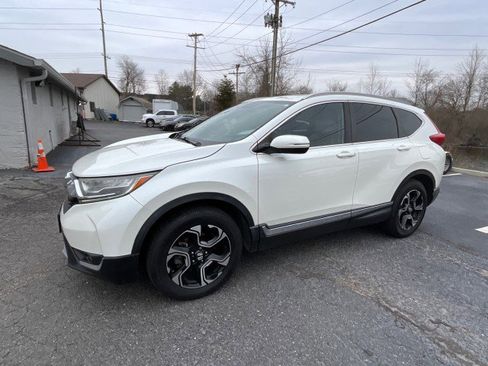 Used 2017 Honda CR-V Touring image 2
