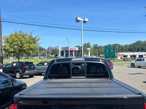 Used 2020 Toyota Tacoma SR AWD/4WD image 7