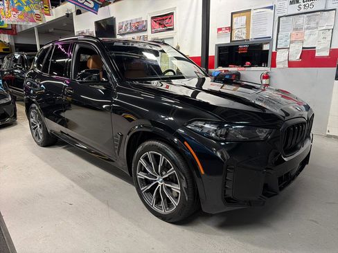 Used 2024 BMW X5 M60i image 3