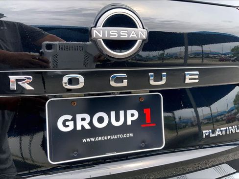 Used 2022 Nissan Rogue Platinum w/ Head-Up Display Package image 10