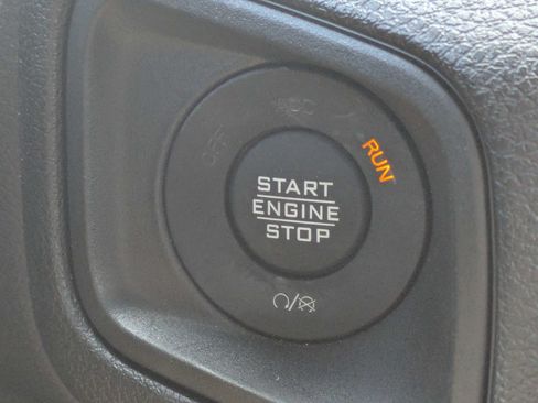 Used 2025 Jeep Wrangler Sport AWD/4WD image 25