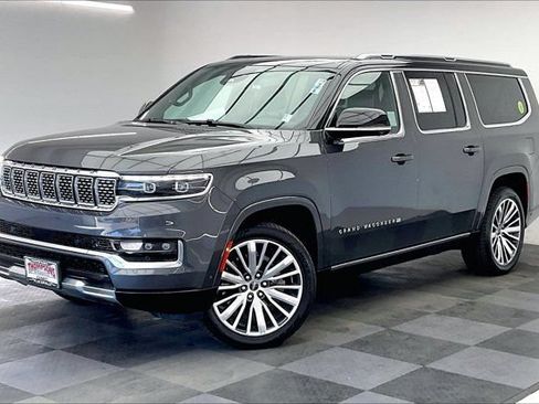 Used 2024 Jeep Grand Wagoneer L Series III AWD/4WD image 12