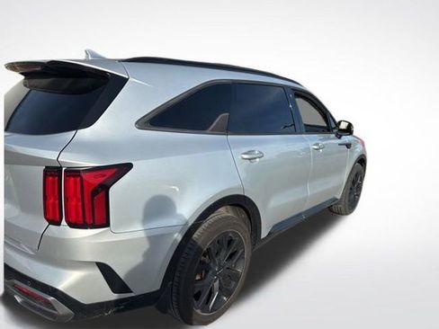 Used 2022 Kia Sorento SX FWD image 2