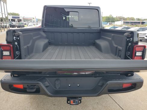 Used 2022 Jeep Gladiator Overland image 26